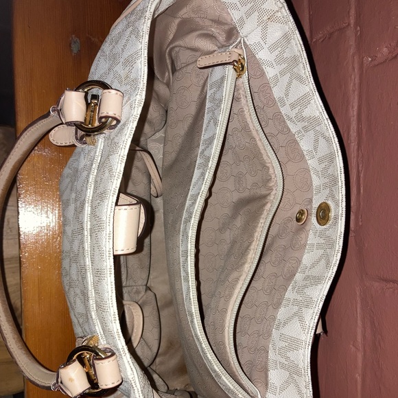 Micheal Kors MK LOGO White and Tan Medium Tote - Picture 3 of 5